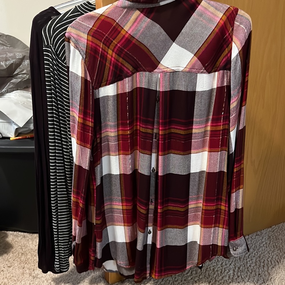 Button down blouse - Picture 2 of 4